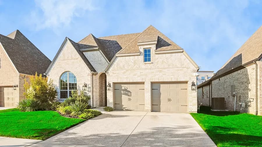 Suburban home in Central Illinois served by Simply Salt Delivery